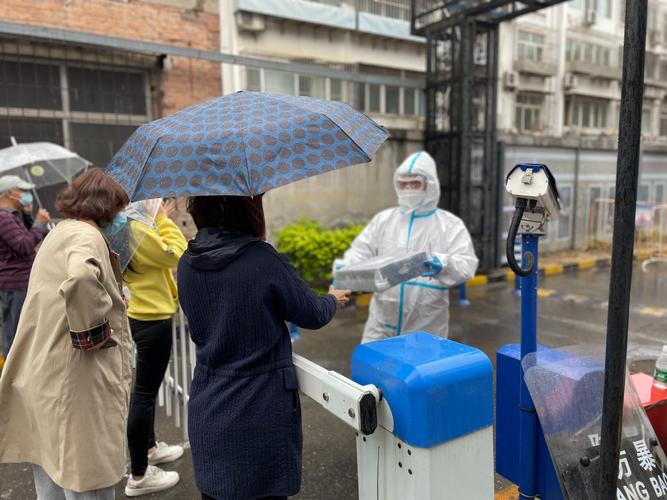 北京疫情防控措施精准全面，便民又保经济，临时管控高效有限