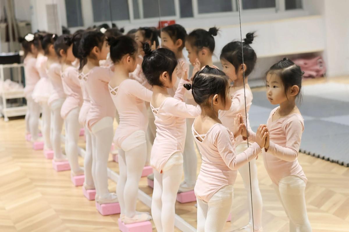 小学生舞蹈视频大全 简单易学儿童舞蹈教学